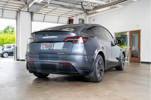 2022 Tesla Model Y Long Range Dual Motor All-Wheel Drive