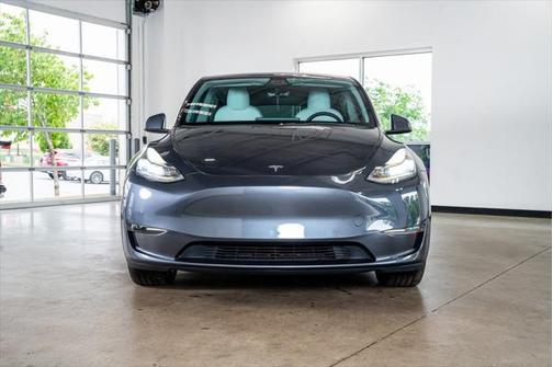 2022 Tesla Model Y Long Range Dual Motor All-Wheel Drive