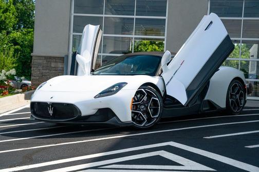 Bianco Audace 2022 Maserati MC20 Base