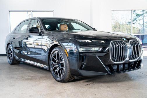 2023 BMW 740 i