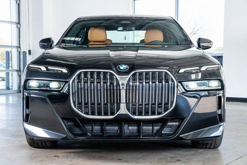 2023 BMW 740 i