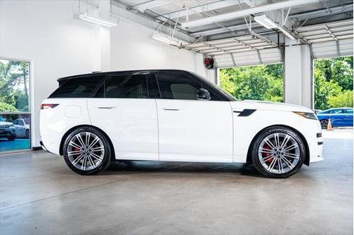 2023 Land Rover Range Rover Sport SE