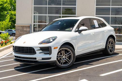 White 2019 Porsche Macan Macan