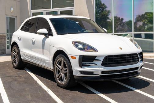White 2019 Porsche Macan Macan