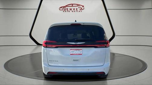 Bright White Clearcoat 2023 Chrysler Pacifica Touring L