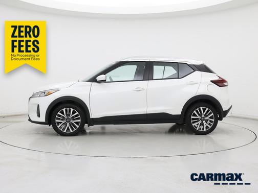 White 2023 Nissan Kicks SV
