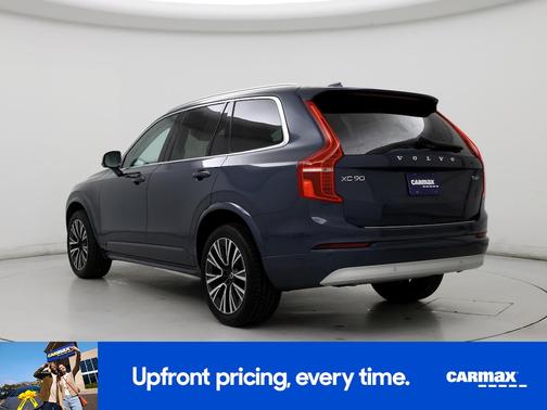 2022 Volvo XC90 T6 Momentum