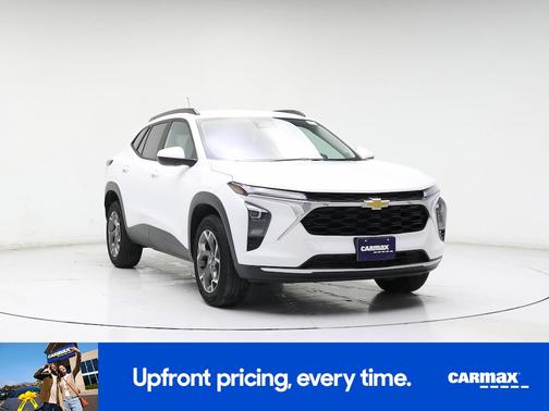 White 2025 Chevrolet Trax LT