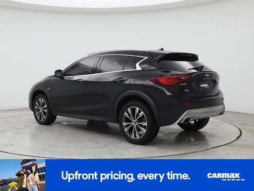 2017 INFINITI QX30 Premium