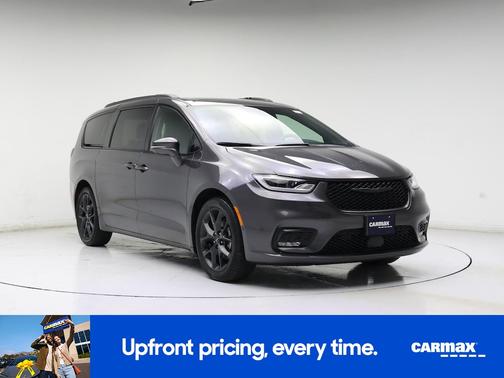 Gray 2021 Chrysler Pacifica Touring L