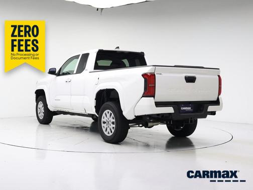 White 2025 Toyota Tacoma SR5