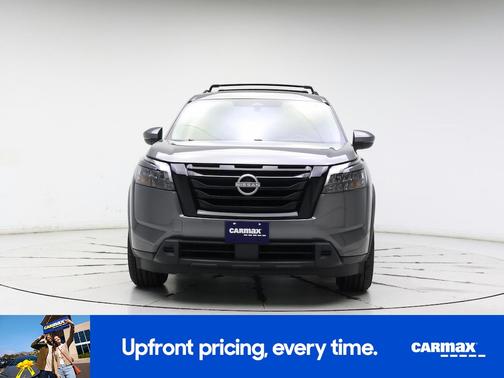 2023 Nissan Pathfinder SV