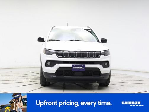 White 2022 Jeep Compass Latitude
