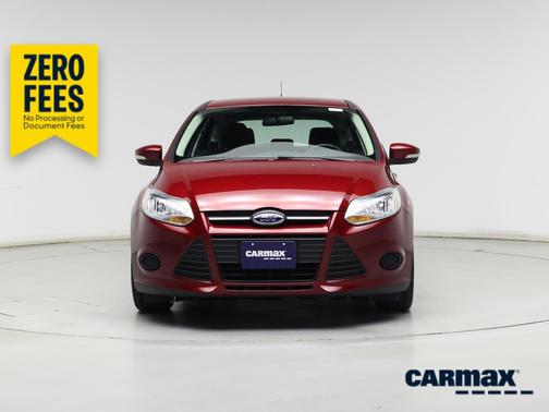 Red 2014 Ford Focus SE