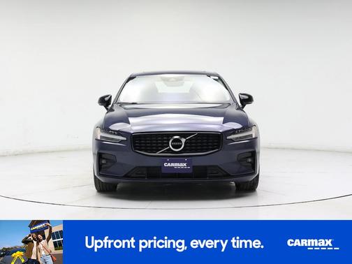 Blue 2021 Volvo S60 T5 Momentum
