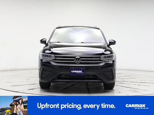 Black 2023 Volkswagen Tiguan SE