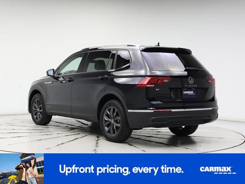Black 2023 Volkswagen Tiguan SE