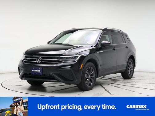 Black 2023 Volkswagen Tiguan SE