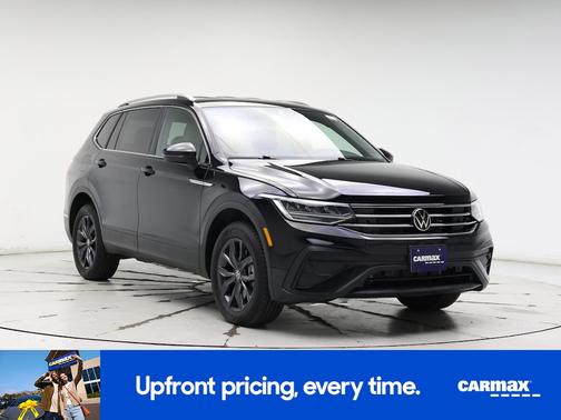 Black 2023 Volkswagen Tiguan SE