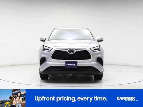 Silver 2023 Toyota Highlander L