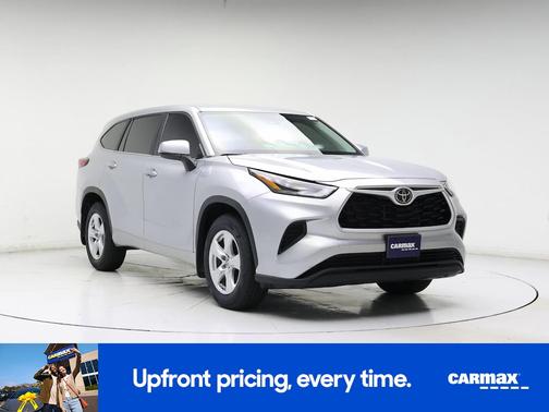 Silver 2023 Toyota Highlander L
