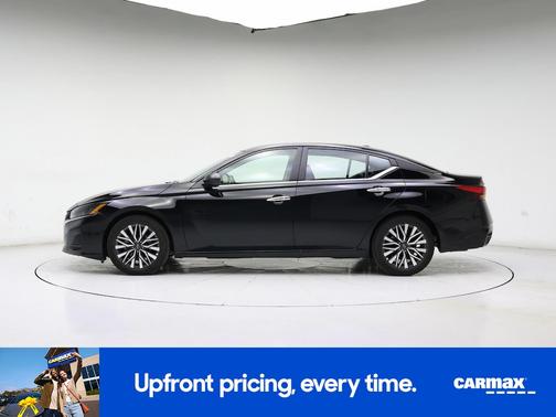 Black 2025 Nissan Altima SV