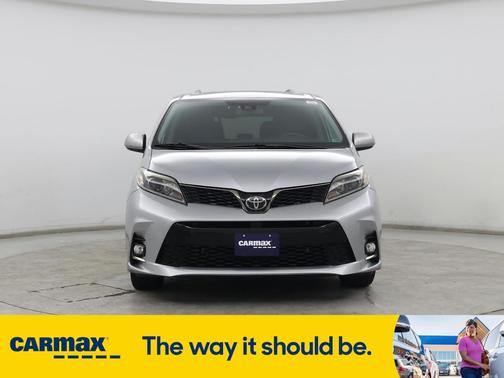 2019 Toyota Sienna SE
