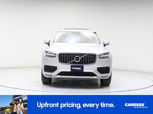 2021 Volvo XC90 T6 Momentum