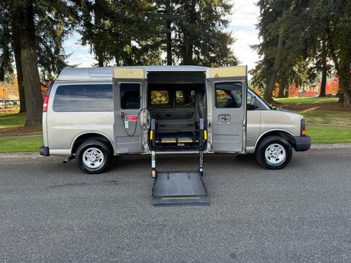2004 Chevrolet Express 3500 Extended