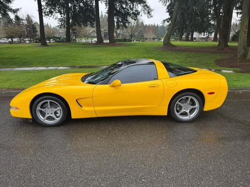 2000 Chevrolet Corvette Base