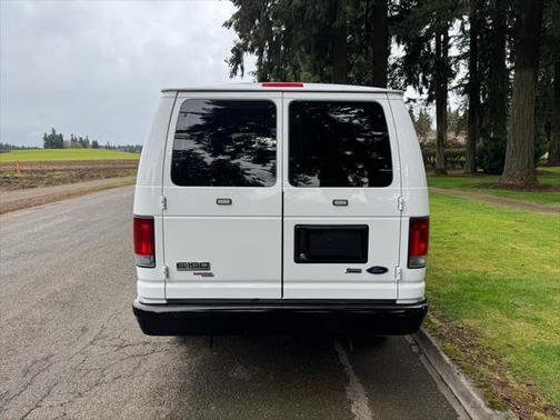 2009 Ford E150 Base