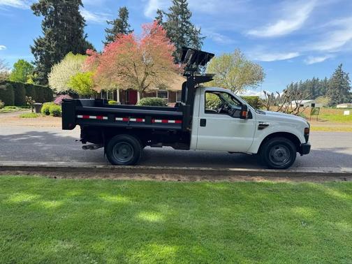 Oxford White Clearcoat 2010 Ford F-350 XL