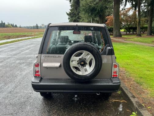 1998 Chevrolet Tracker 4-Door 4WD