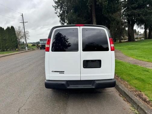 2014 Chevrolet Express 2500 LS