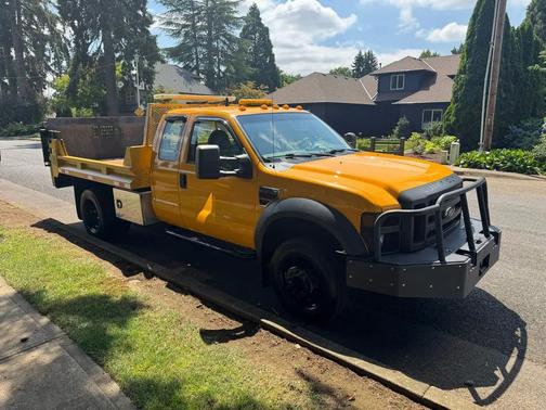 Yellow 2009 Ford F-450 SuperCab 2WD DRW