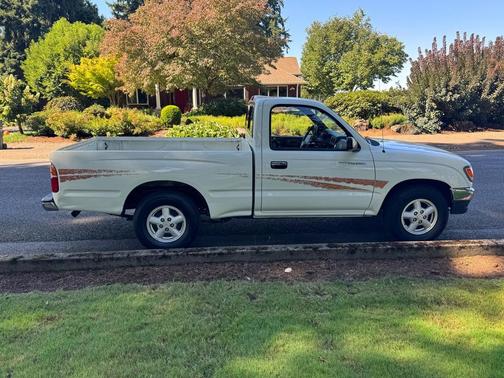 1996 Toyota Tacoma Base