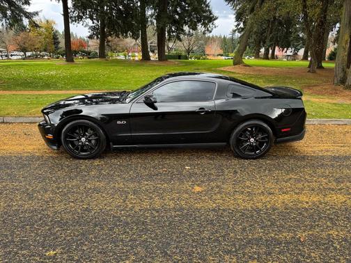 2011 Ford Mustang GT Premium