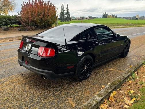 2011 Ford Mustang GT Premium