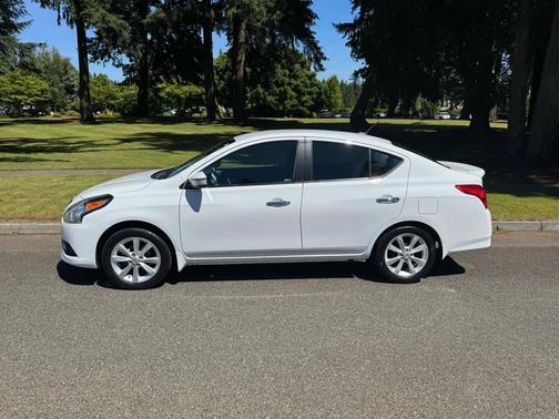 Fresh Powder 2015 Nissan Versa 1.6 SL