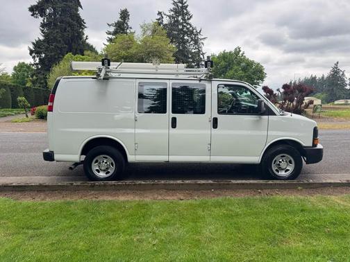 Summit White 2013 Chevrolet Express 2500 Work Van