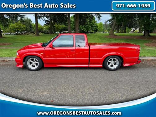 Victory Red 2001 Chevrolet S-10 Base