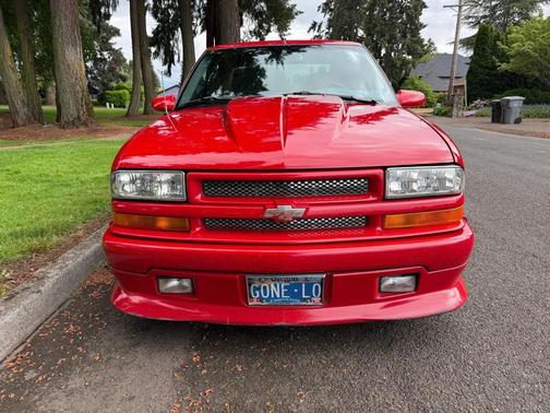 Victory Red 2001 Chevrolet S-10 Base