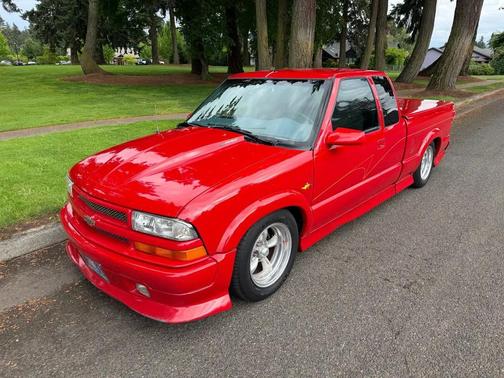 Victory Red 2001 Chevrolet S-10 Base