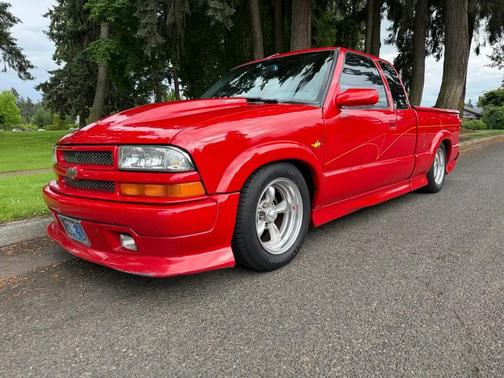Victory Red 2001 Chevrolet S-10 Base