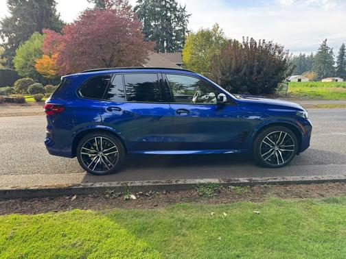 2025 BMW X5 M60i