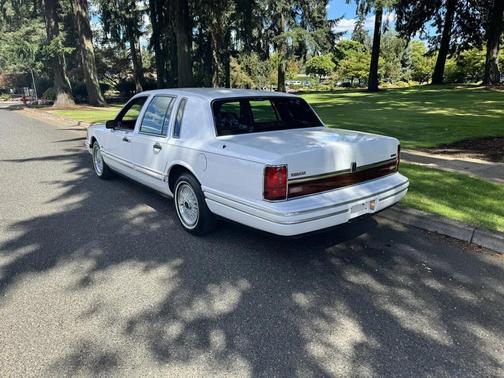 White 1994 Lincoln Town Car Executive