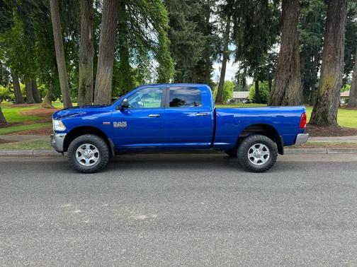 Blue Streak Pearlcoat 2016 RAM 2500 Big Horn