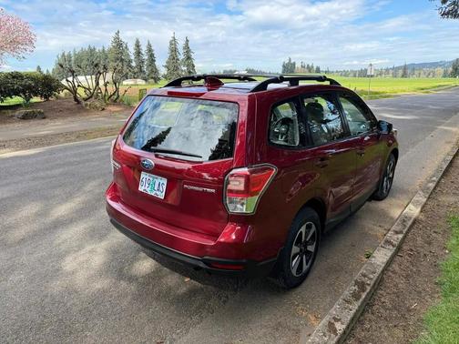 Burgundy 2018 Subaru Forester 2.5i