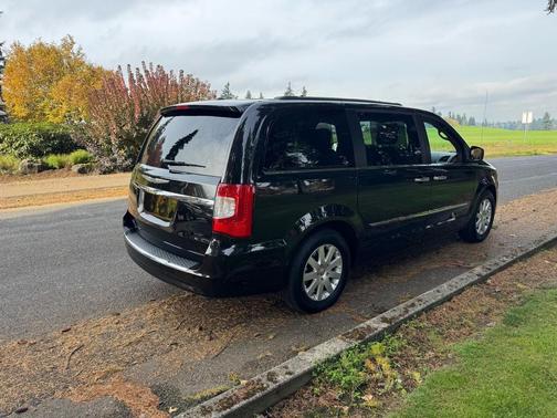 2014 Chrysler Town & Country Touring