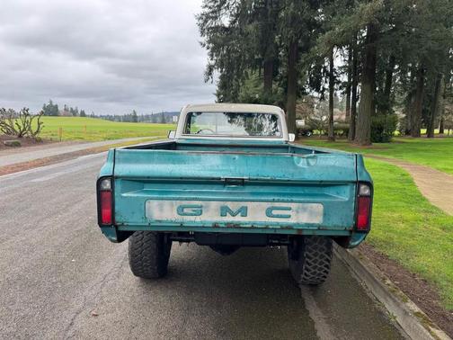 1969 Chevrolet Suburban GMC K25